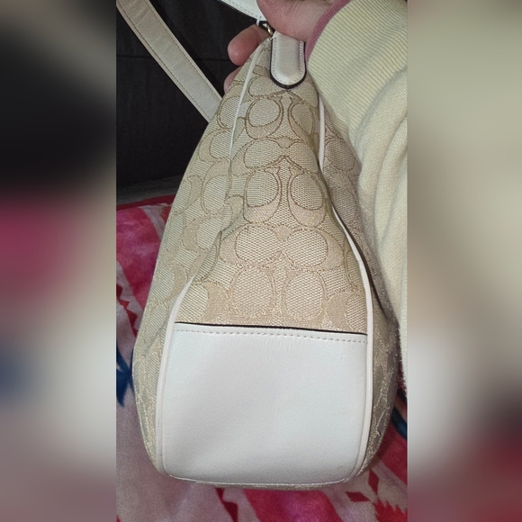 Coach Signature Shoulder Bag - Picture 4 of 10